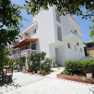 Ori , Ksamil Albanie